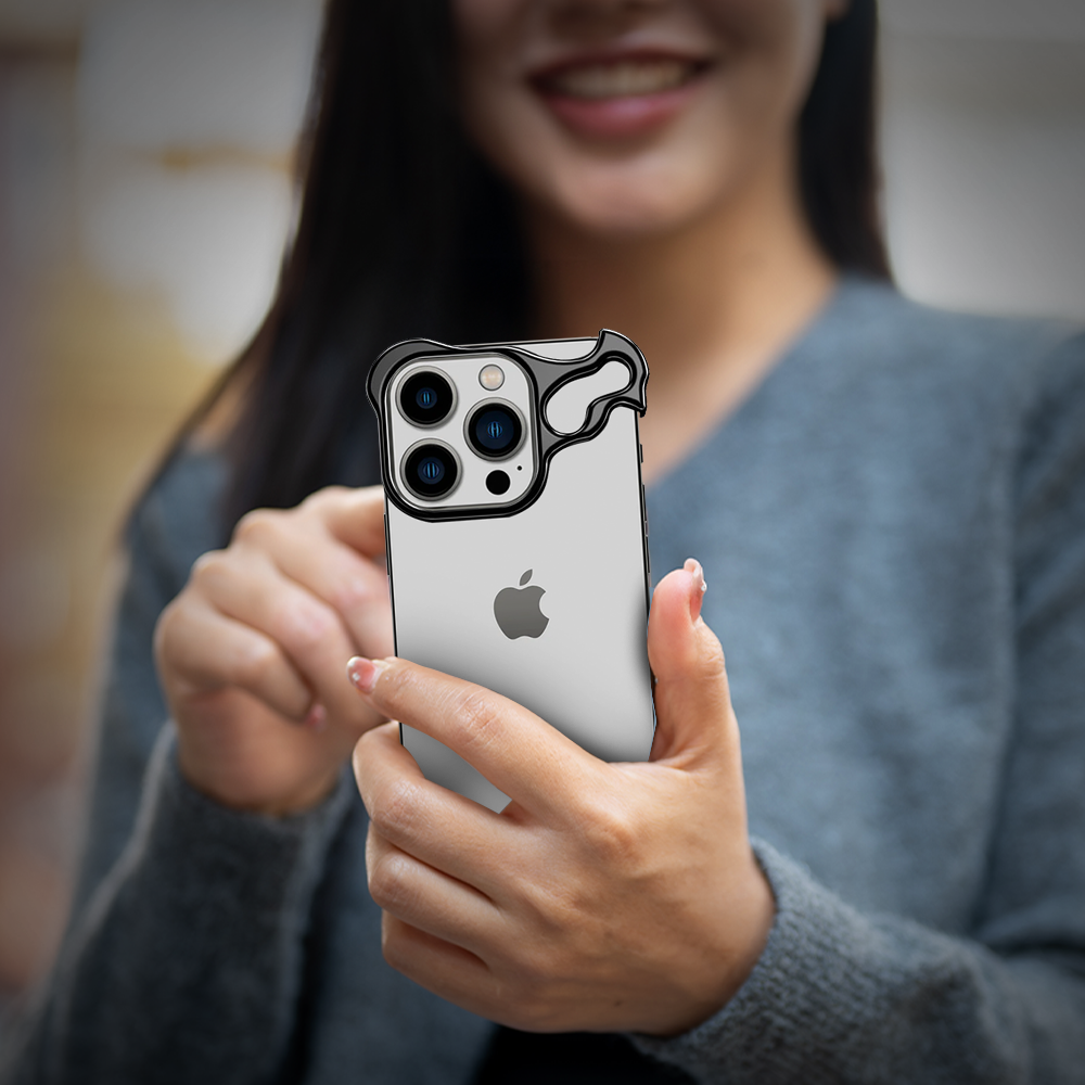 Arc Titanium Black Bumper iPhone Case – Alien - Image 3